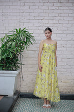 Load image into Gallery viewer, Floral Print Sleeveless Yellow Maxi Dress with Spaghetti Straps and Flared Hemline