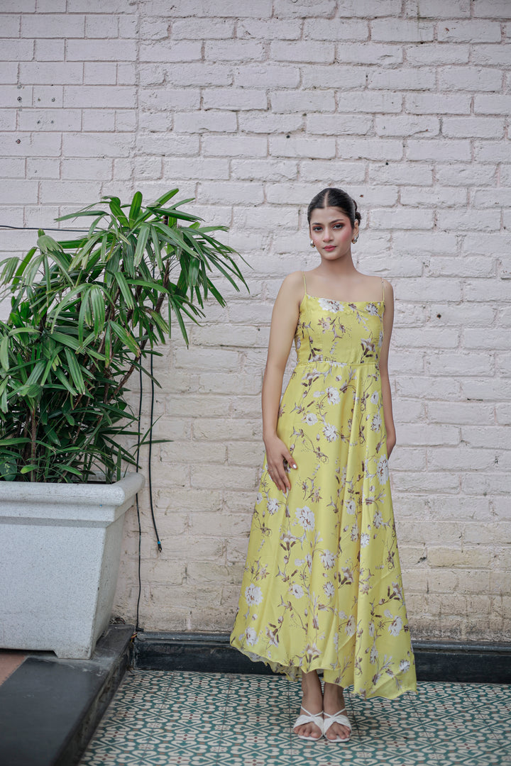 Floral Print Sleeveless Yellow Maxi Dress with Spaghetti Straps and Flared Hemline