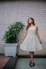 Women’s White Eyelet Lace Halter-Neck Sleeveless A-Line Flared Knee-Length Summer Dress for Casual, Party & Brunch Outfits