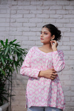 Load image into Gallery viewer, Full slave Pink floral Printed Short Kurta
