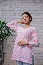 Load image into Gallery viewer, Full slave Pink floral Printed Short Kurta
